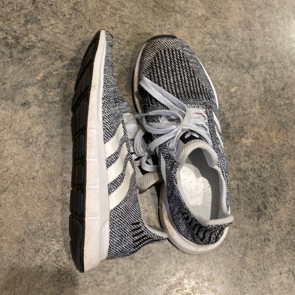 Men’s Size 8 Alpha Bounce. very good condition brand new never used insoles.